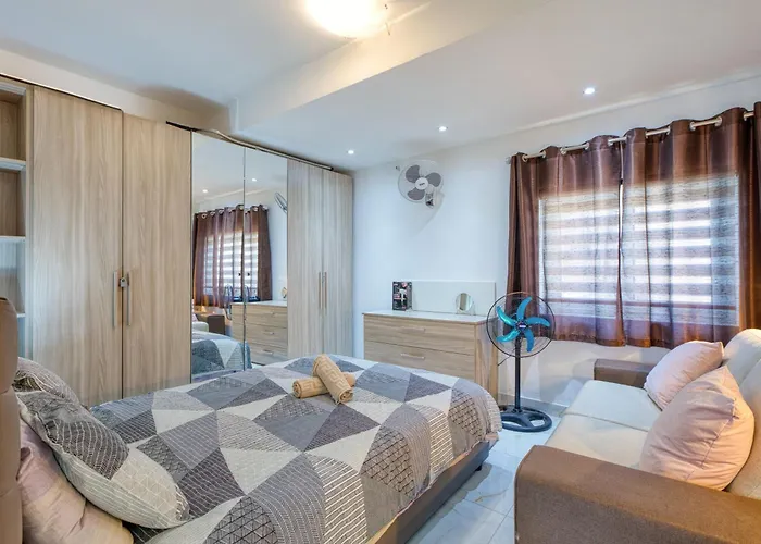 Bf * Сент-Полс-Бей